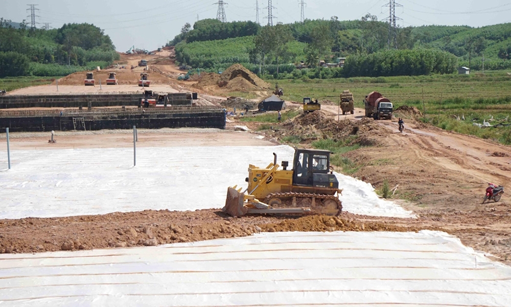 Cao tốc Bắc - Nam phía Đông: Thi công xuyên lễ bảo đảm tiến độ dự án, chất lượng công trình